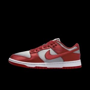 Women's Dunk Low Ess SNKR